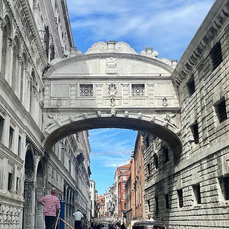 Ca' Ai Sospiri Appartement Venetië Buitenkant foto
