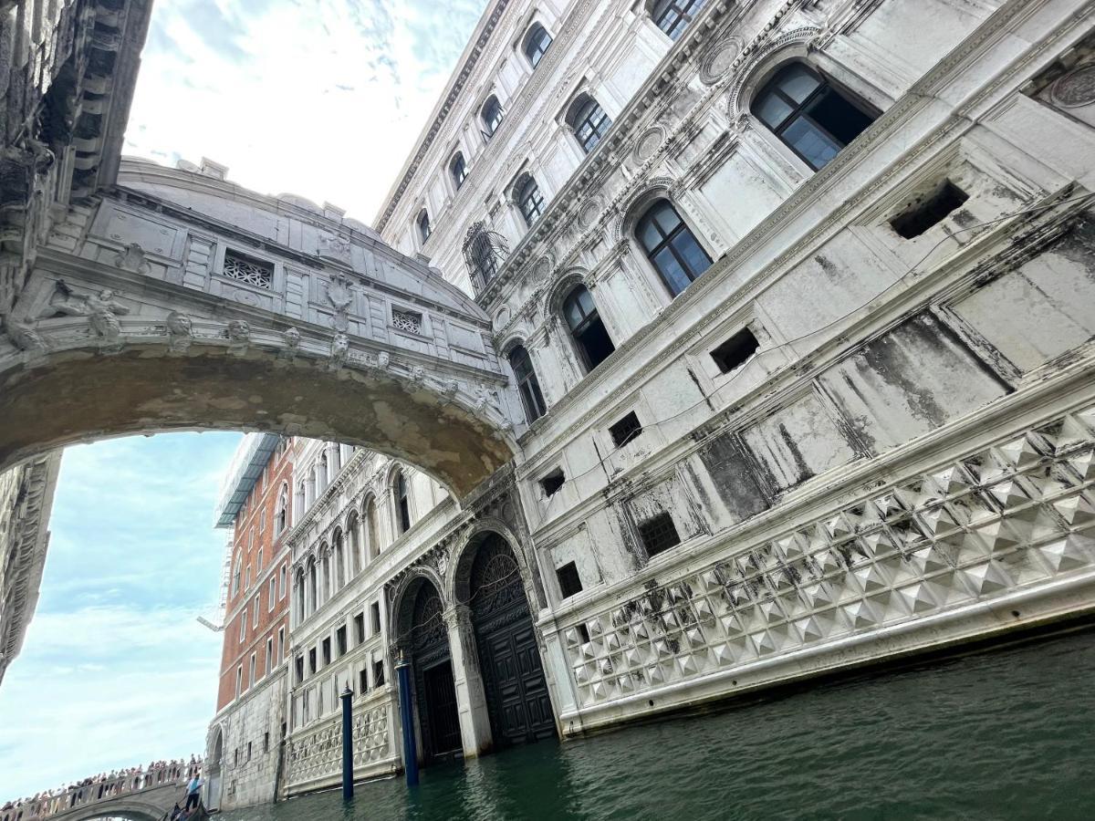 Ca' Ai Sospiri Appartement Venetië Buitenkant foto